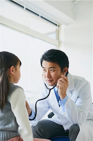 sincere - Japanese doctor with a patient in his studio Stock Photo - Premium Royalty-Free, Code: 622-09169680