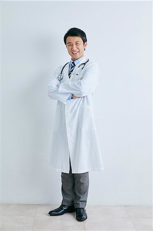 simsearch:622-09175760,k - Japanese doctor Photographie de stock - Premium Libres de Droits, Code: 622-09169709
