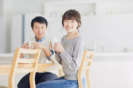 simsearch:622-09175754,k - Japanese couple in the kitchen Foto de stock - Sin royalties Premium, Código: 622-09175775