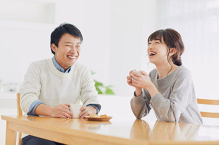 simsearch:622-09175754,k - Japanese couple in the kitchen Foto de stock - Sin royalties Premium, Código: 622-09175773