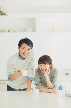 simsearch:622-09175754,k - Japanese couple in the kitchen Foto de stock - Sin royalties Premium, Código: 622-09175785