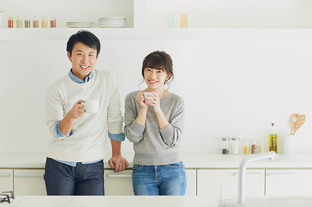 simsearch:622-09175754,k - Japanese couple in the kitchen Foto de stock - Sin royalties Premium, Código: 622-09175782