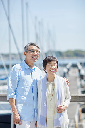 simsearch:622-09176418,k - Japanese senior couple having fun by the sea Foto de stock - Sin royalties Premium, Código: 622-09176080