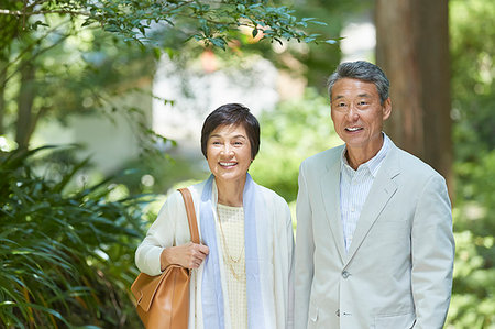 simsearch:622-09176253,k - Japanese senior couple having fun at traditional inn Stock Photo - Premium Royalty-Free, Code: 622-09176365