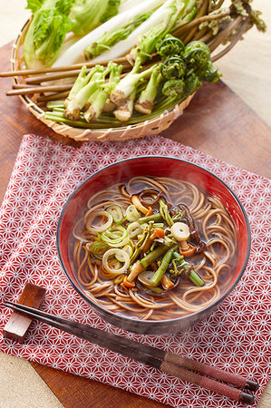 simsearch:622-09176536,k - Soba noodles Foto de stock - Sin royalties Premium, Código: 622-09176535