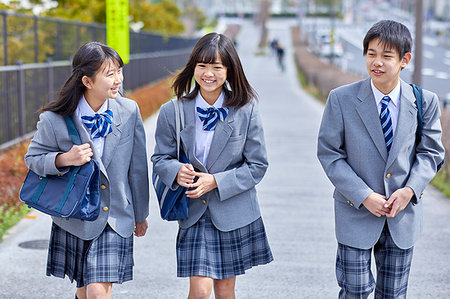 falda - Japanese junior high students Foto de stock - Sin royalties Premium, Código: 622-09186528