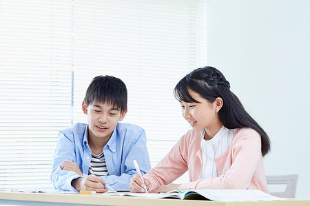 Japanese kids studying Stock Photo - Premium Royalty-Free, Code: 622-09187036