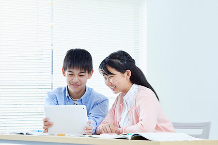 Japanese kids studying Stock Photo - Premium Royalty-Free, Code: 622-09187039