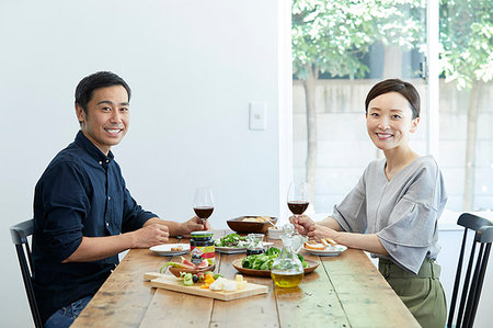 Japanese mature couple eating Stock Photo - Premium Royalty-Free, Code: 622-09187183