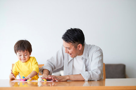simsearch:859-09193218,k - Japanese father and kid playing Stockbilder - Premium RF Lizenzfrei, Bildnummer: 622-09187454