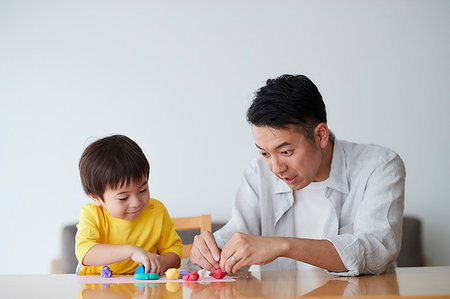 simsearch:859-09193218,k - Japanese father and kid playing Stockbilder - Premium RF Lizenzfrei, Bildnummer: 622-09187460
