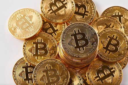 simsearch:622-09180544,k - Bitcoin image Foto de stock - Royalty Free Premium, Número: 622-09180468