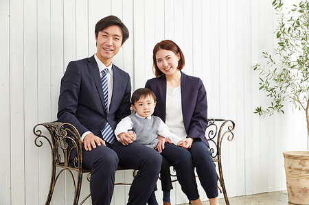 Japanese family studio photo shoot Stock Photo - Premium Royalty-Free, Code: 622-09180653