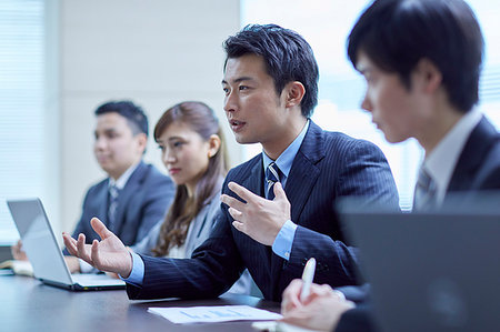 simsearch:622-09014048,k - Japanese businesspeople in a meeting Stock Photo - Premium Royalty-Free, Code: 622-09180845