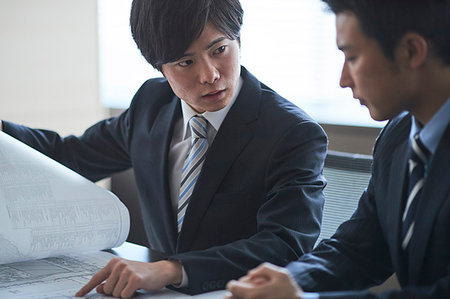 simsearch:622-09181256,k - Japanese businesspeople in a meeting Foto de stock - Sin royalties Premium, Código: 622-09181180