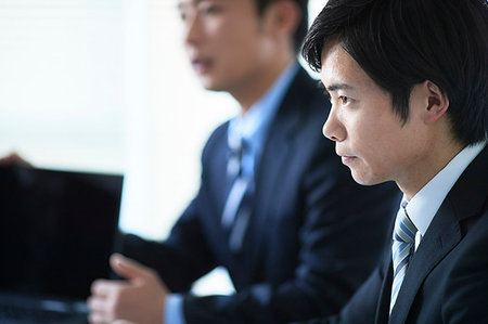 simsearch:622-09181256,k - Japanese businesspeople in a meeting Foto de stock - Sin royalties Premium, Código: 622-09181273