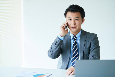 simsearch:622-07743530,k - Japanese businessman in the office Stock Photo - Premium Royalty-Free, Code: 622-09181322