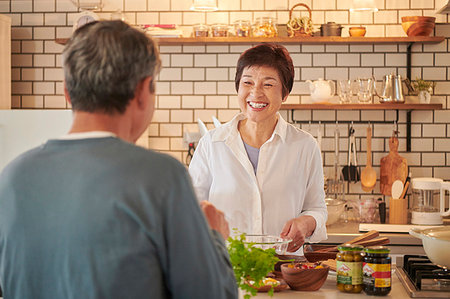 Japanese senior couple in the kitchen Stock Photo - Premium Royalty-Free, Code: 622-09181333