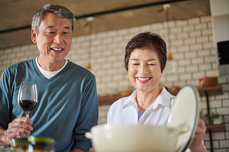 stylish in the kitchen - Japanese senior couple in the kitchen Stock Photo - Premium Royalty-Free, Code: 622-09181384