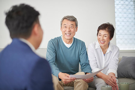 simsearch:622-09181420,k - Japanese senior couple talking with consultant Stock Photo - Premium Royalty-Free, Code: 622-09181445