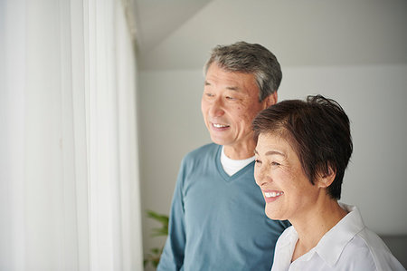 simsearch:622-09181420,k - Japanese senior couple in the living room Stock Photo - Premium Royalty-Free, Code: 622-09181453