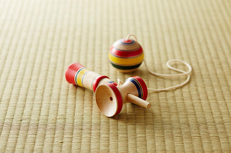simsearch:622-09195384,k - Traditional Japanese toys Foto de stock - Royalty Free Premium, Número: 622-09195372