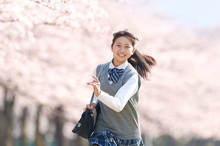 Japanese junior-high schoolgirl in uniform Stock Photo - Premium Royalty-Free, Code: 622-09195405
