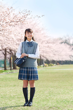 Japanese junior-high schoolgirl in uniform Stock Photo - Premium Royalty-Free, Code: 622-09195401