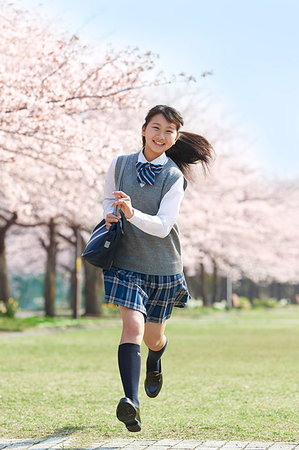 Japanese junior-high schoolgirl in uniform Stock Photo - Premium Royalty-Free, Code: 622-09195402