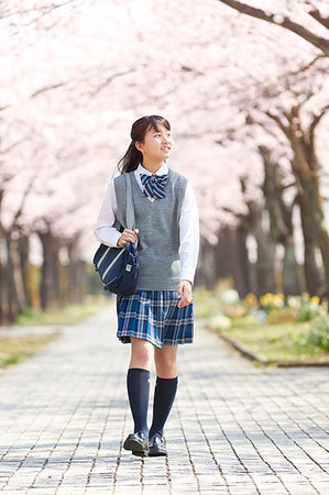 Japanese junior-high schoolgirl in uniform Stock Photo - Premium Royalty-Free, Code: 622-09195457