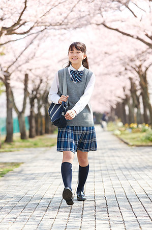 Japanese junior-high schoolgirl in uniform Stock Photo - Premium Royalty-Free, Code: 622-09195458