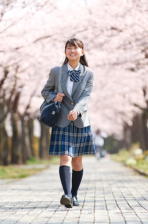 Japanese junior-high schoolgirl in uniform Stock Photo - Premium Royalty-Free, Code: 622-09195467