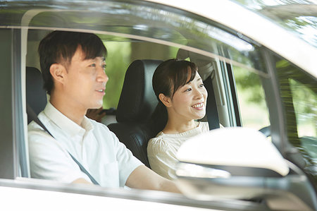 simsearch:622-06900703,k - Japanese couple in the car Photographie de stock - Premium Libres de Droits, Code: 622-09235778