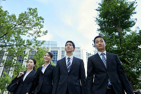 simsearch:862-03807701,k - Young Japanese businesspeople Foto de stock - Royalty Free Premium, Número: 622-09236107