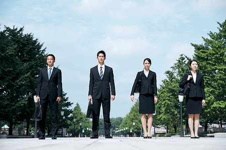 simsearch:622-09236180,k - Young Japanese businesspeople Fotografie stock - Premium Royalty-Free, Codice: 622-09236113