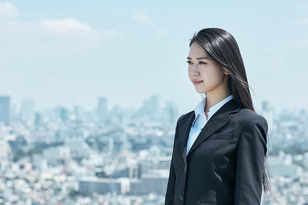 simsearch:622-09236263,k - Young Japanese businesswoman Photographie de stock - Premium Libres de Droits, Code: 622-09236125