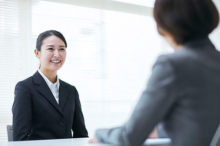 simsearch:622-09236011,k - Young Japanese businesspeople Stock Photo - Premium Royalty-Free, Code: 622-09236154