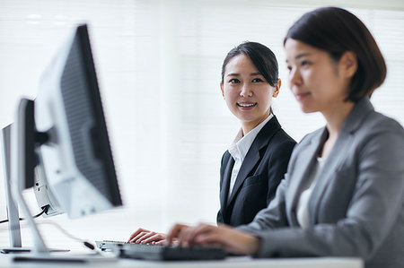 simsearch:622-09236011,k - Young Japanese businesspeople Stock Photo - Premium Royalty-Free, Code: 622-09236158