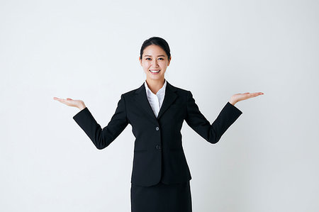 simsearch:622-08519693,k - Young Japanese businesswoman Stock Photo - Premium Royalty-Free, Code: 622-09236180