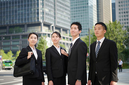 simsearch:862-03807701,k - Young Japanese businesspeople Foto de stock - Royalty Free Premium, Número: 622-09236209