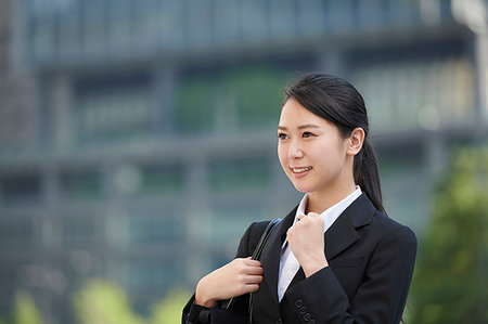 simsearch:622-09236180,k - Young Japanese businesswoman Fotografie stock - Premium Royalty-Free, Codice: 622-09236201