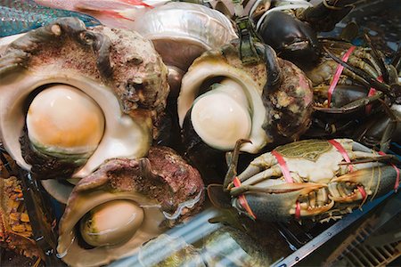 poisson mort - Crabe frais au marché Photographie de stock - Premium Libres de Droits, Code: 622-02354225