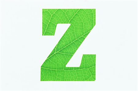 simsearch:622-02757697,k - Alphabet vert Z sur fond blanc Photographie de stock - Premium Libres de Droits, Code: 622-02757712