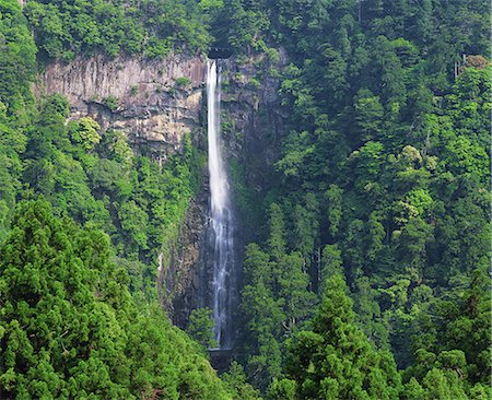 simsearch:400-04715797,k - Waterfall in Wakayama Prefecture, Japan Stock Photo - Premium Royalty-Free, Code: 622-02758055