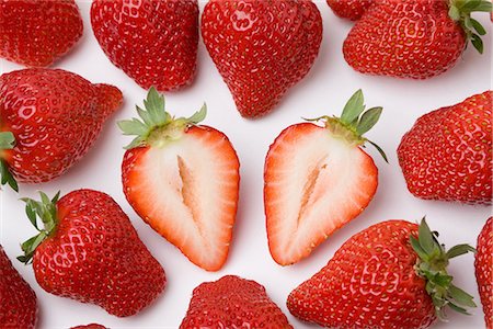 simsearch:859-03600287,k - Fresh Red Strawberries Stock Photo - Premium Royalty-Free, Code: 622-02758224