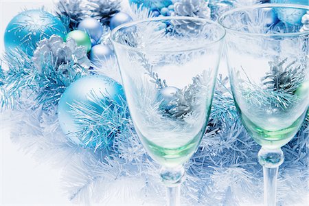 simsearch:689-03128962,k - Wine Glasses with Christmas Decoration Stock Photo - Premium Royalty-Free, Code: 622-02758865