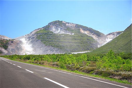 Secnic View of Empty Road Foto de stock - Sin royalties Premium, Código: 622-02759010