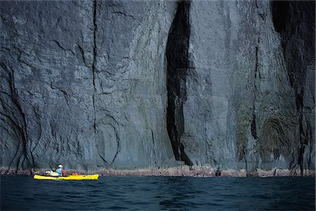 shiretoko peninsula - Person Boating on Kayak Near Cliff, Hokkaido, Japan Foto de stock - Sin royalties Premium, Código: 622-02759074