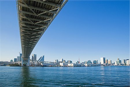 Pont de l'arc-en-ciel à Tokyo, Japon Photographie de stock - Premium Libres de Droits, Code: 622-02759336