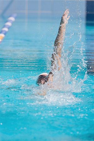 Young australian athlete doing backstroke Foto de stock - Royalty Free Premium, Número: 622-02913259